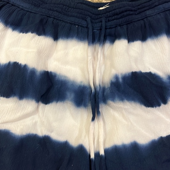 Hollister Tie Dye flow shorts - Picture 2 of 5